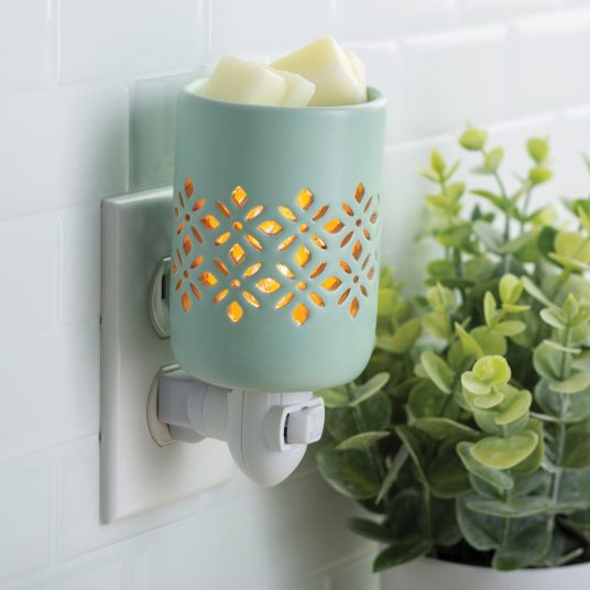 Pluggable Fragrance Warmer Soft Mint